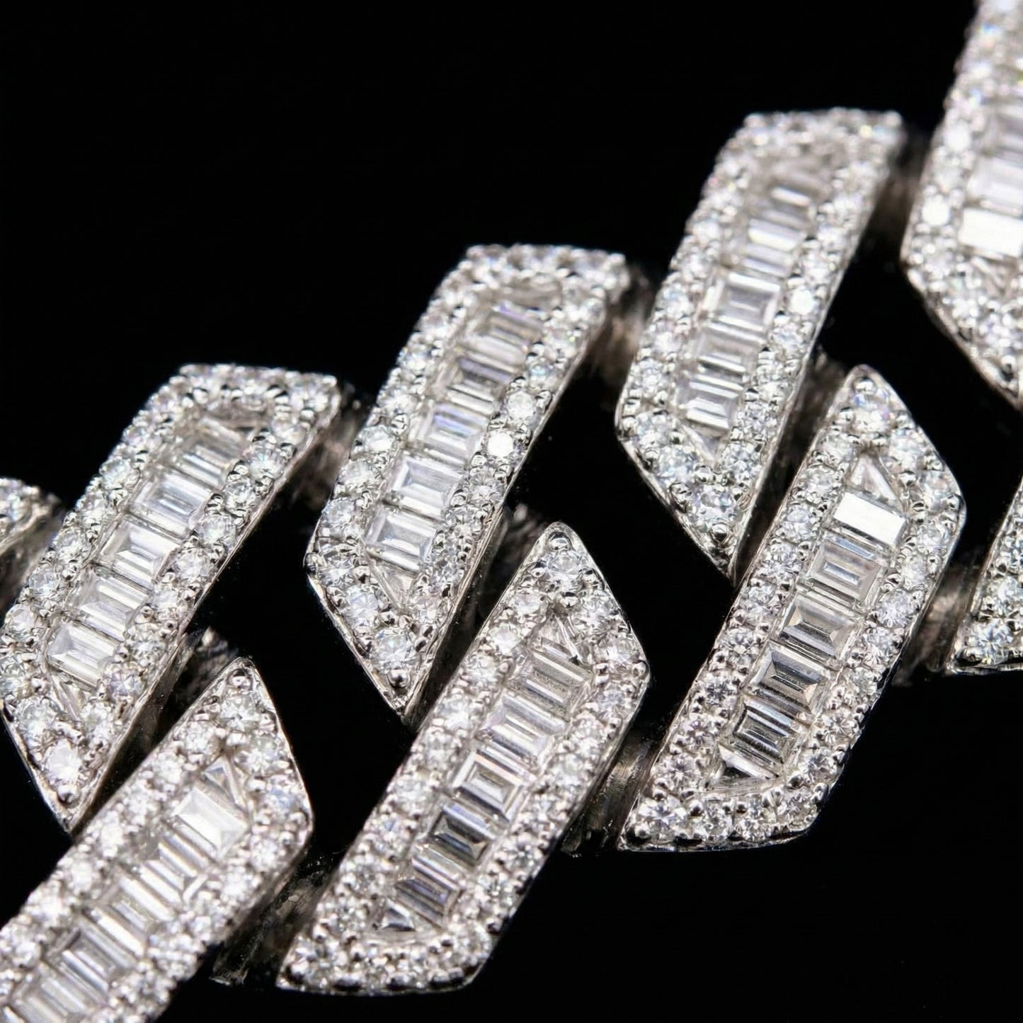 Prong Cuban Link Baguette Chain